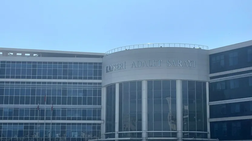 Tabanca mermisi karşılığı uyuşturucu madde vermekle yargılanan sanık suçlamayı reddetti