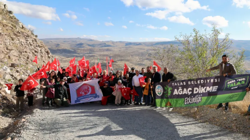 Talas Belediyesi'nden 29 Ekim'e Anlamlı Ağaç Dikme Etkinliği