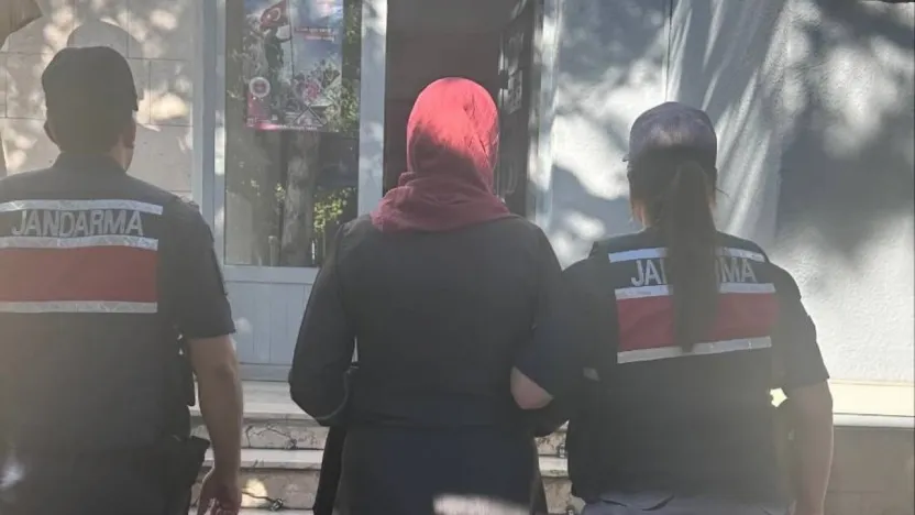 Terör örgütüne üye olmak suçundan aranan kadın yakalandı