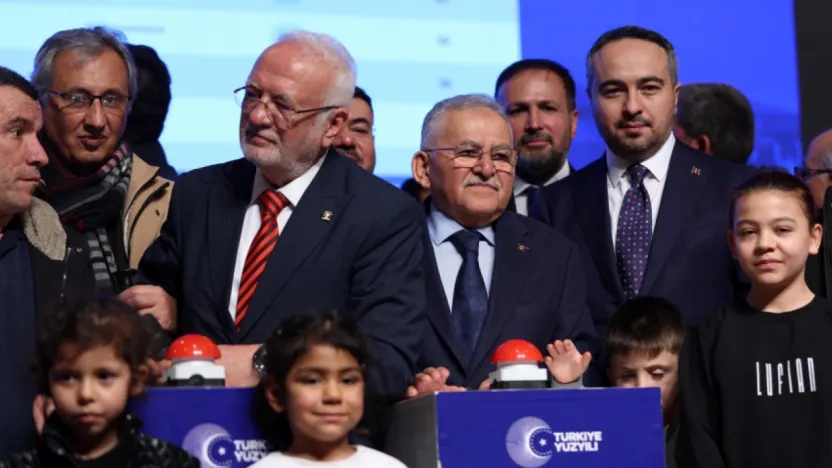 TOKİ Kura Çekiliş Törenine Elitaş ve Bakan Yardımcısı Demiralp Katıldı