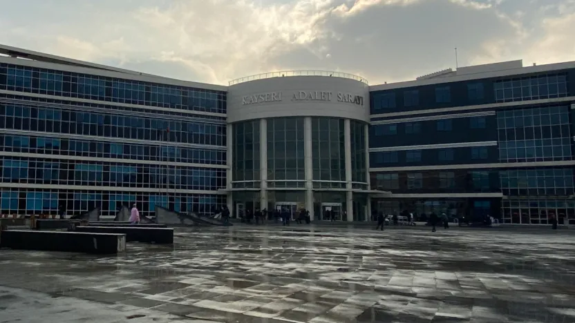 Uyuşturucu ticaretiyle yargılanan sanık  12 yıl 6 ay hapis cezası aldı