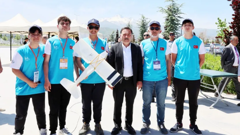 Vali Çiçek: 'MEB Robot Yarışması Kayseri'ye çok yakıştı'
