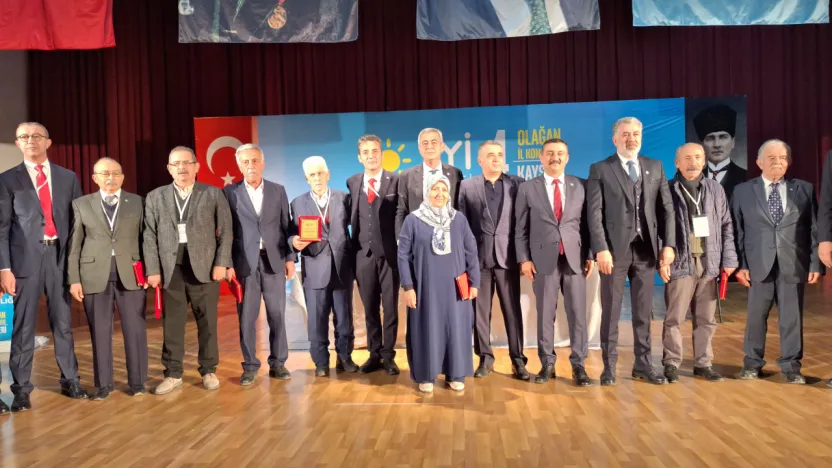 Vekil Türkoğlu 'Treni ve otobanı gelmeyen mahzun hemşehrilerim, makus talihinizi İYİ Parti değiştirecek'