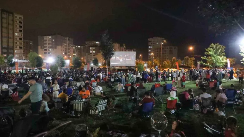 Yaz Akşamları Sinema Keyfi