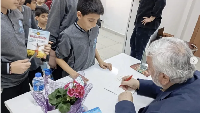 Yazar Ali Özkanlı, Erciyes Proje İHO Öğrencileriyle Buluştu