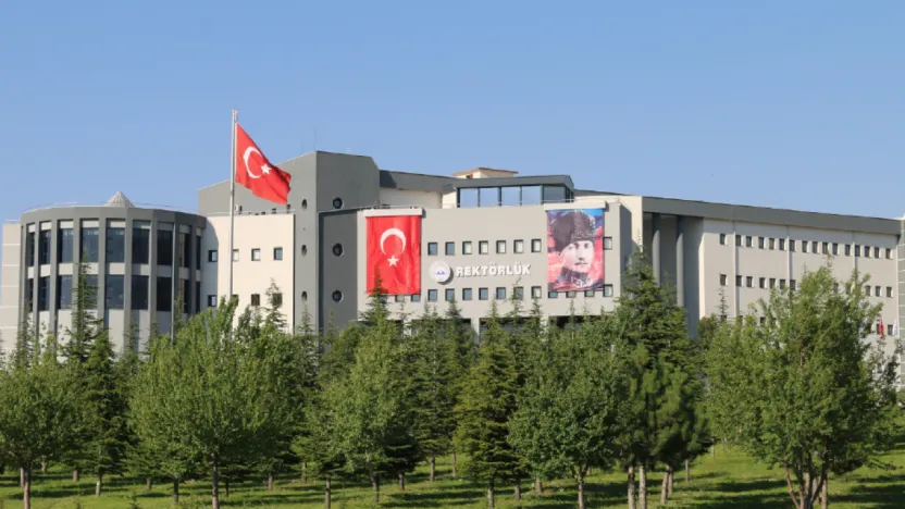 YÖK 2025 Yılı Üniversite İzleme ve Değerlendirme Raporu Açıklandı: ERÜ 2 göstergede Birinci