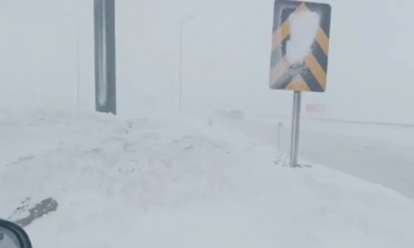 108 mahalle yolu ulaşıma kapandı