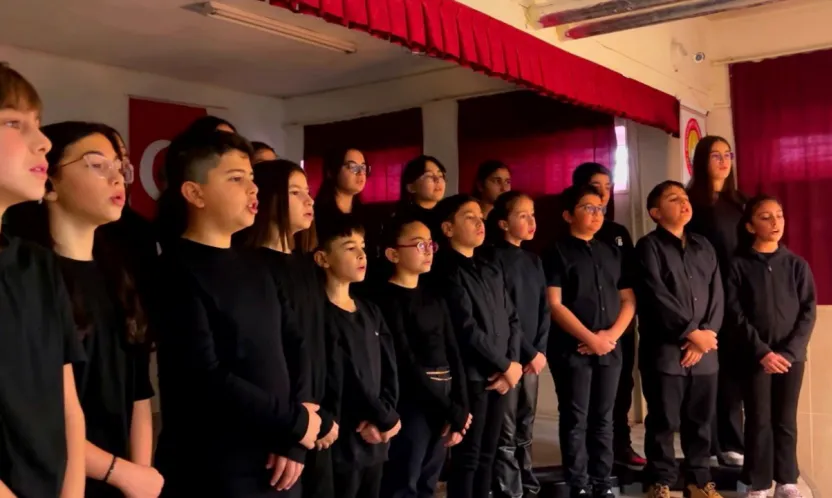 17 Aralık şehitleri minik yüreklerin sesiyle anıldı