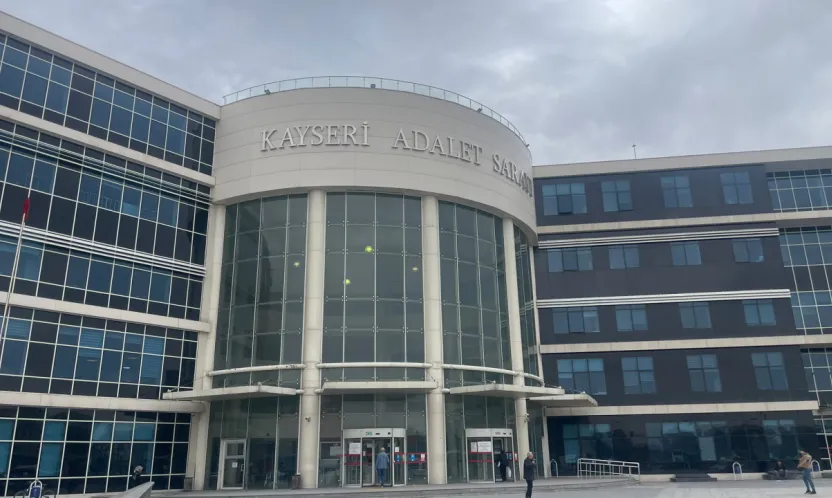 3 kişinin yaralandığı silahlı kavga nedeniyle açılan davaya devam edildi