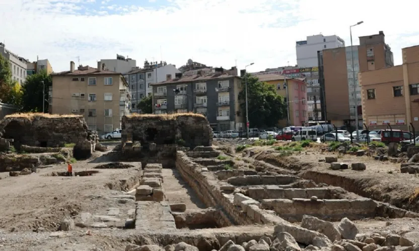 8 Tarihi Eser yenilendi: İlk Medresenin restorasyonu devam ediyor