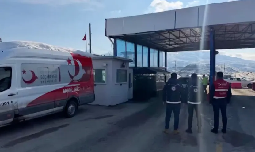 81 ilde göçmen kaçakçılığına yönelik operasyon: 478 düzensiz göçmen yakalandı