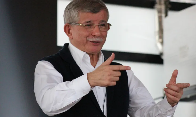 Ahmet Davutoğlu: 'Türkçe ne kadar kutsalsa Kürtçe de o kadar kutsaldır'