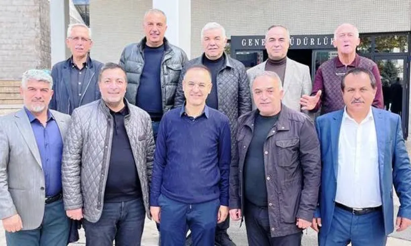 AK Parti Kocasinan Kurucu Teşkilatı, eski Başkan Bekir Yıldız'ı ziyaret etti