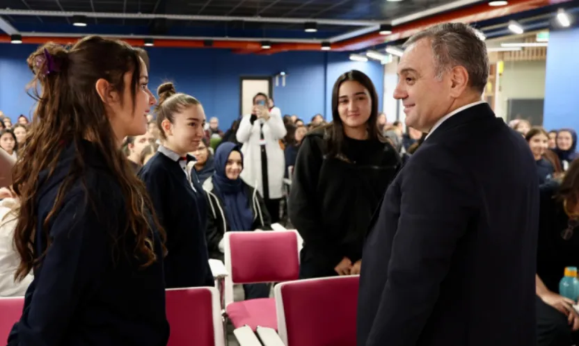 Atlas Eğitim Kurumları Öğrencileri Rektör Altun'u konuk etti