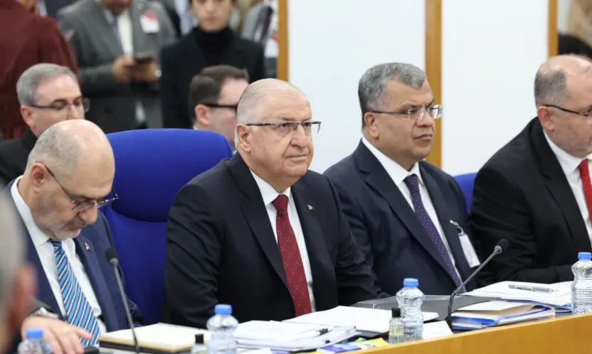 Bakan Güler, 'Askeri hastanelerin açılması için yoğun bir çalışma var'