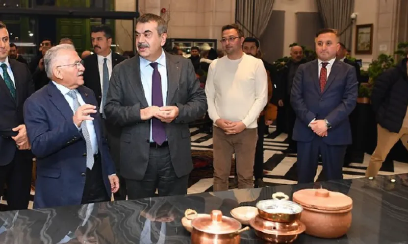 Bakan Tekin'den Kayseri Mutfak Sanatları'na Övgü