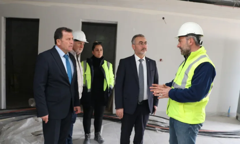 Bakan Yardımcısı Ersöz, Talas'taki 2 bin kişilik öğrenci yurdunda incelemelerde bulundu