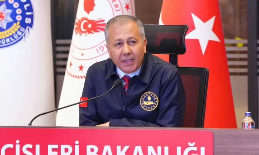 Bakan Yerlikaya, '8 Aralıktan bu yana ülkesine dönen Suriyeli kardeşlerimizin sayısı 550 bin oldu'