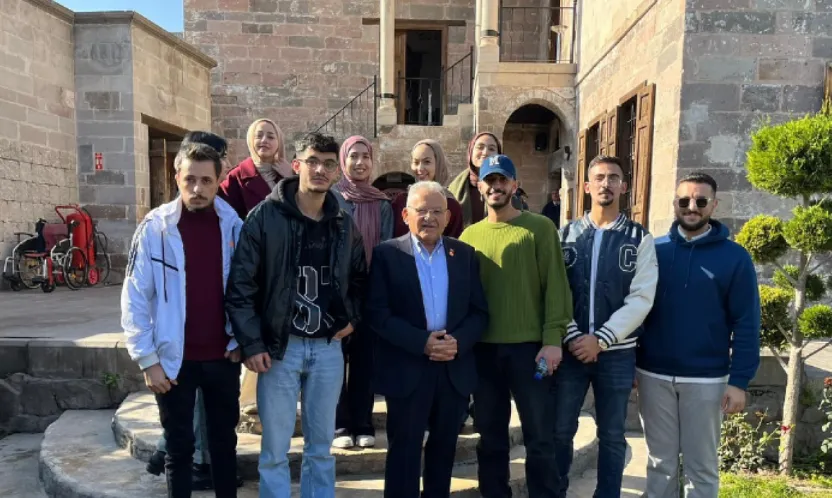 Başkan Büyükkılıç, Filistinli Öğrencilerle Talas'ta bir araya geldi