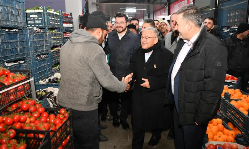 Başkan Büyükkılıç, Sabah Mesaisine Argıncık Sebze Hali'nde Başladı