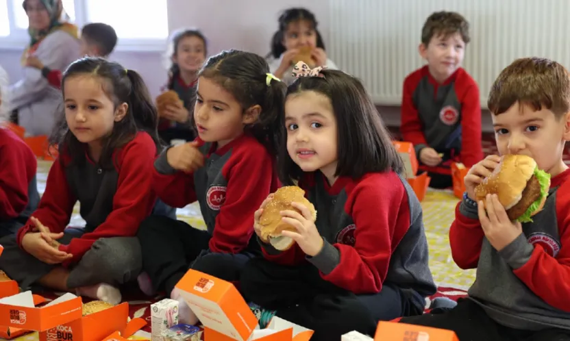 Başkan Çolakbayrakdar, Kocasinan'daki Miniklerle Buluştu