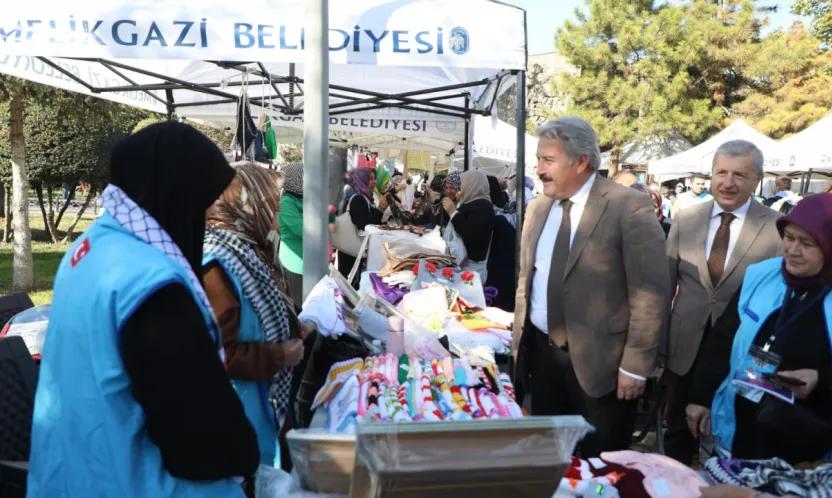 Başkan Palancıoğlu'ndan, Gazze İçin Hayır Çarşısı'na ziyaret