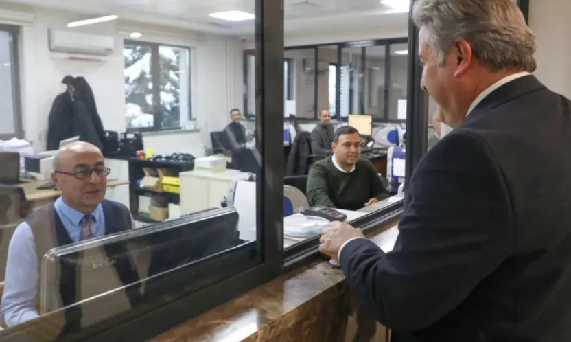 Başkan Palancıoğlu, veznede vergisini ödedi