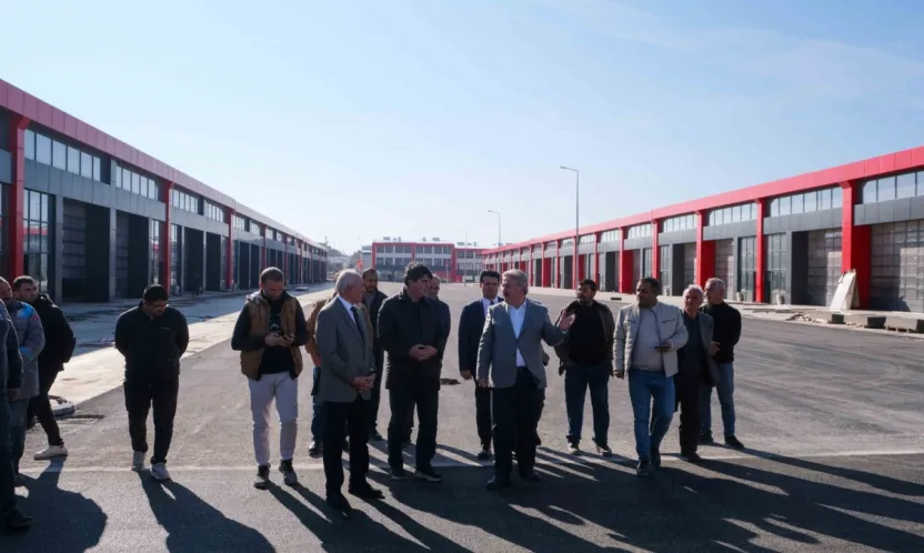 Başkan Palancıoğlu, Yeşilyurt Oto Sanayi Sitesi'nde esnaflarla bir araya geldi