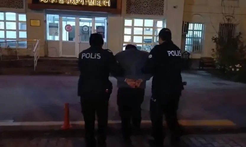 Boşanma aşamasında olduğu eşinin telefonunu zorla alan eş yakalandı