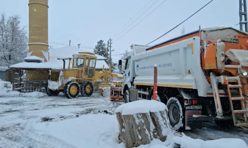 Bu Gece 72 Mahallenin daha yolu açıldı