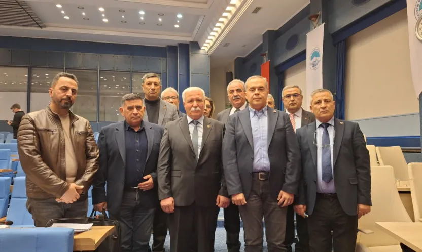 CHP Grubundan, Büyükkılıç'a pankart tepkisi