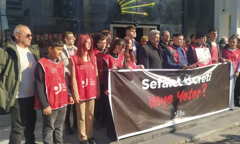 CHP'li gençlerden 'KYK bursu, cep harçlığı değildir' çıkışı