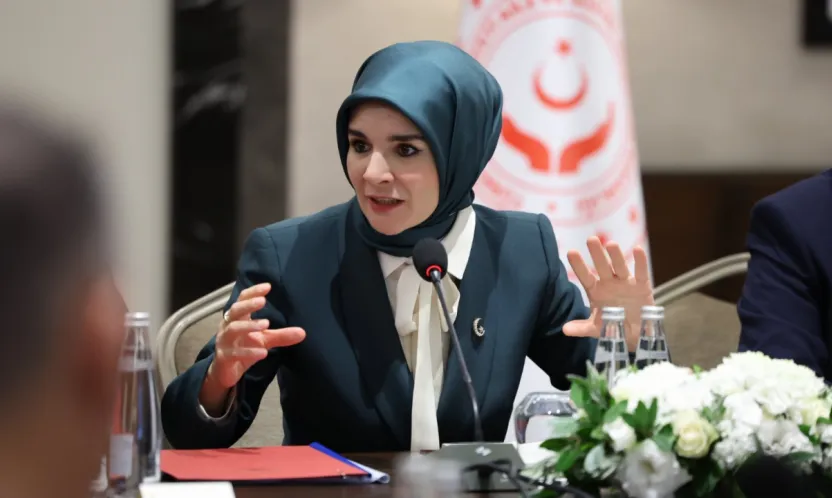 Çocukların beden algısını korumayı amaçlayan yeni bir sosyal medya düzenlemesi hayata geçiriliyor