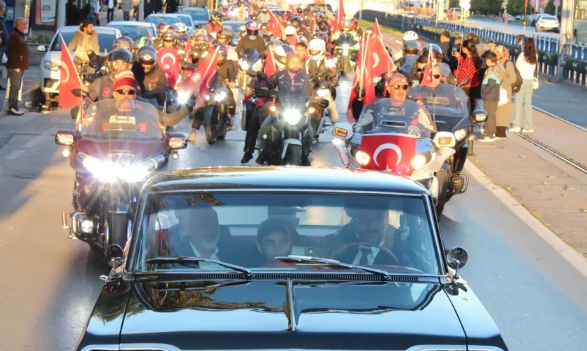 Cumhuriyetin 102'nci yıldönümüne özel 'Ay Yıldız' turu