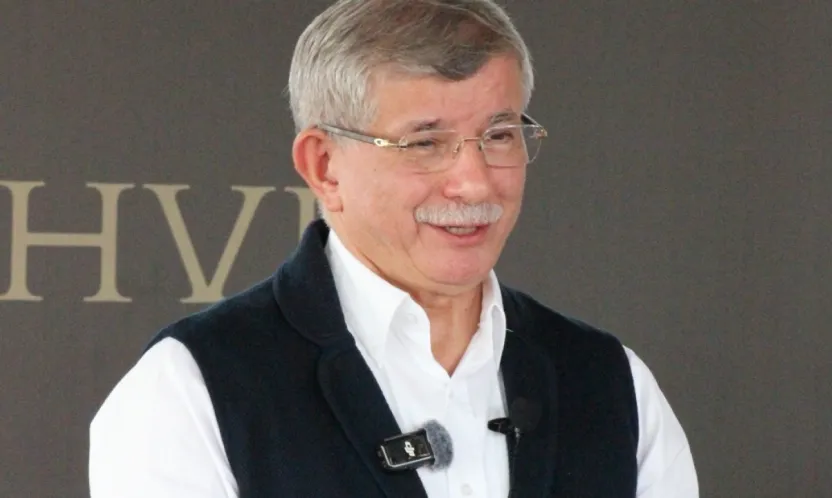 Davutoğlu: 'Devlet darda olursa elimi taşın altına koyarım'