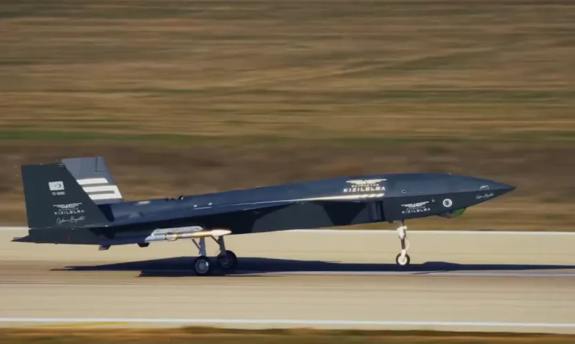 Dünyada ilk: Bayraktar Kızılelma insansız savaş uçağı ile havadan havaya füze ile hedefini vurdu