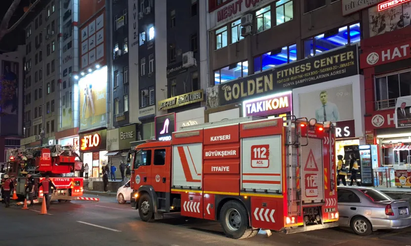 Düvenönü'nde iş yerinde yangın