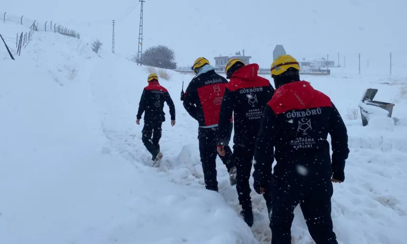 Ekipler mahsur kalan vatandaşlara destek için sahada