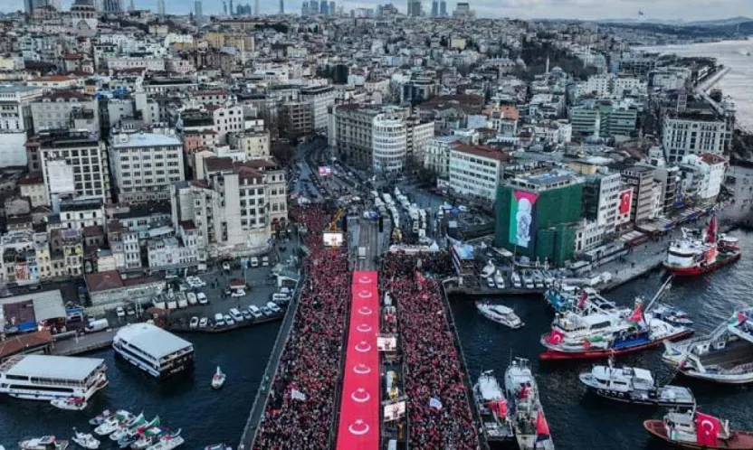 Galata'da Vicdanın Ayak Sesleri: 520 Bin Kişi Filistin İçin Yürüdü
