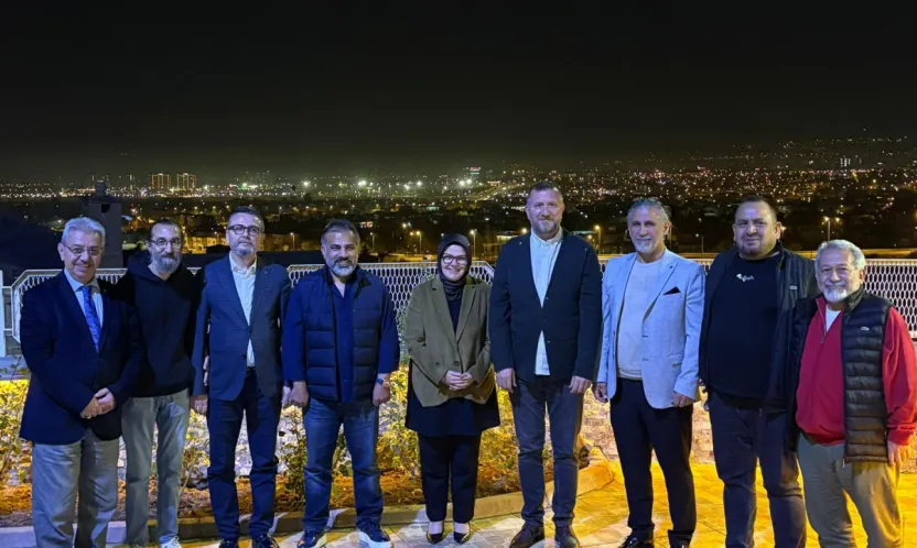 Gazetecilerden Milletvekili Ayşe Böhürler'e övgü