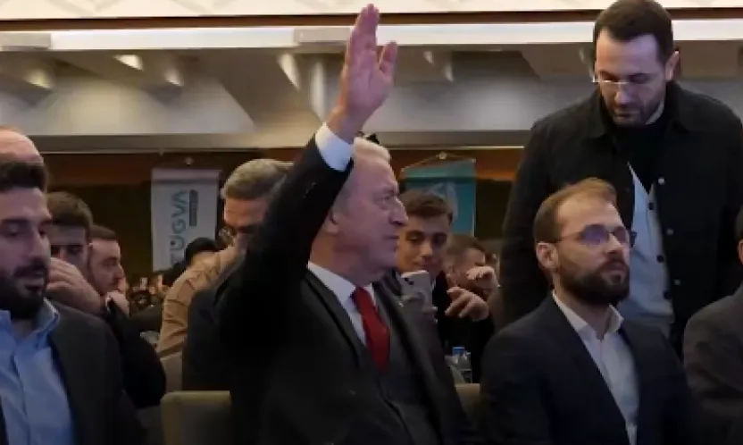 Hulusi Akar'a Gençlerden Yoğun İlgi