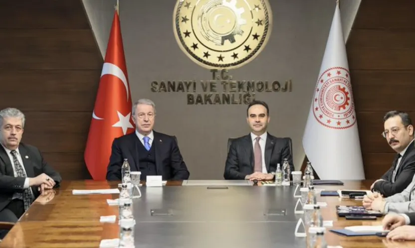 Hulusi Akar, Bakan Kacır ile şehrin projelerini görüştü