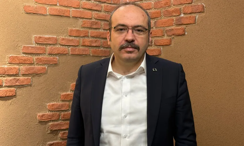 İYİ Partili Alparslan, 'Dolandırılan parayı yerine koymak için belediye kaç parsel satacak?'