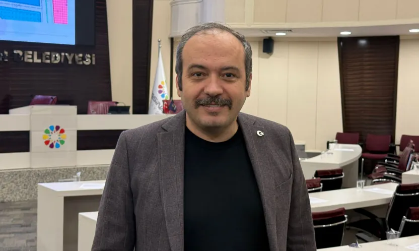 İYİ Partili Alparslan, 'Kocasinan'a memur olarak alınan kişilerin aynı soyadı taşıması tesadüf mü?