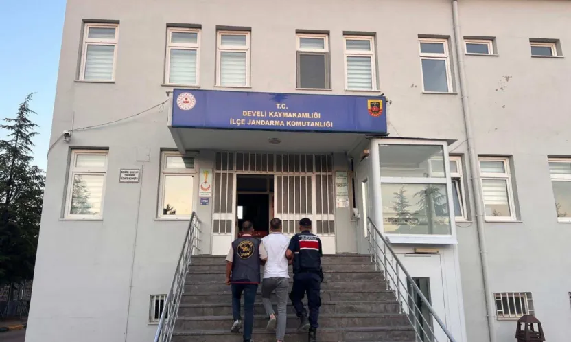 Jandarma ekiplerince FETÖ üyesi bir şahıs Develi'de yakalandı