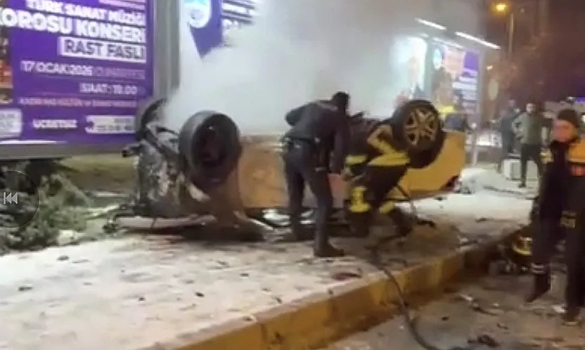 Kaşıkla Kavşğı'nda Dehşet: Araç Motoru Yola Fırladı, Otomobil Alev Aldı