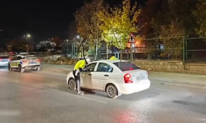 Kayseri'de 582 araç sürücüsü, cep telefonu kullanmaktan ceza yedi