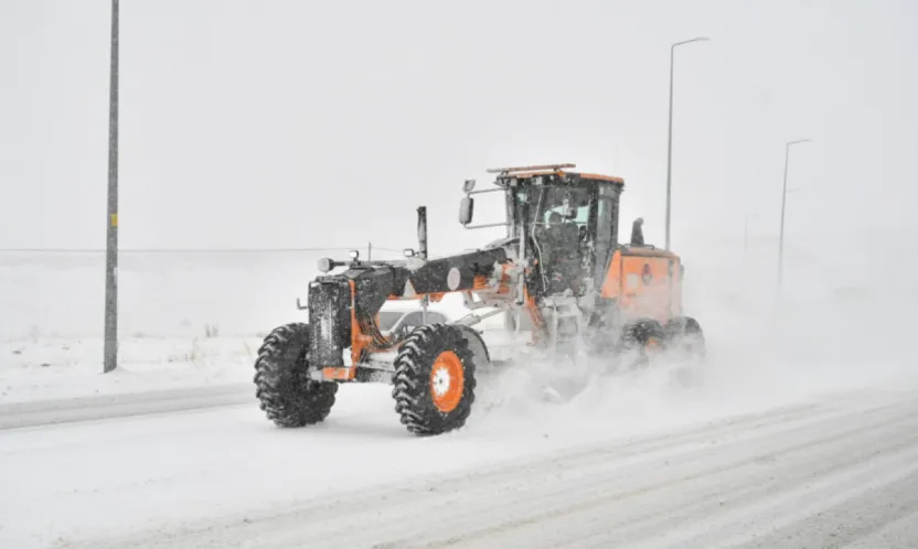 Kayseri'de 6 saatte 285 mahalle yolu daha ulaşıma açıldı
