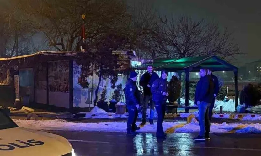 Kayseri'de babasının büfesini kurşunladı