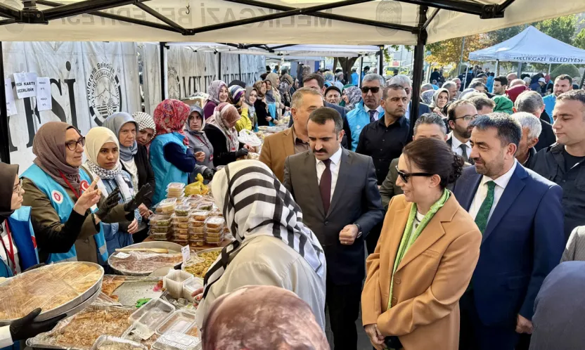 Kayseri'de Müftülük ve TDV, Gazze için Hayır Çarşısı Düzenlendi